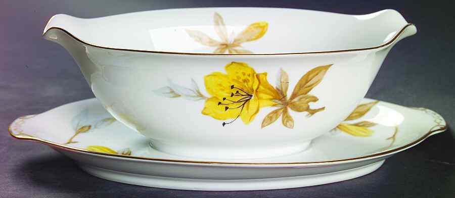 Hibiscus Gravy Boat with Attached Underplate by SC Japan-1