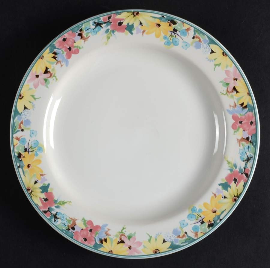 Garden Sachet Salad Plate by Studio Nova-1