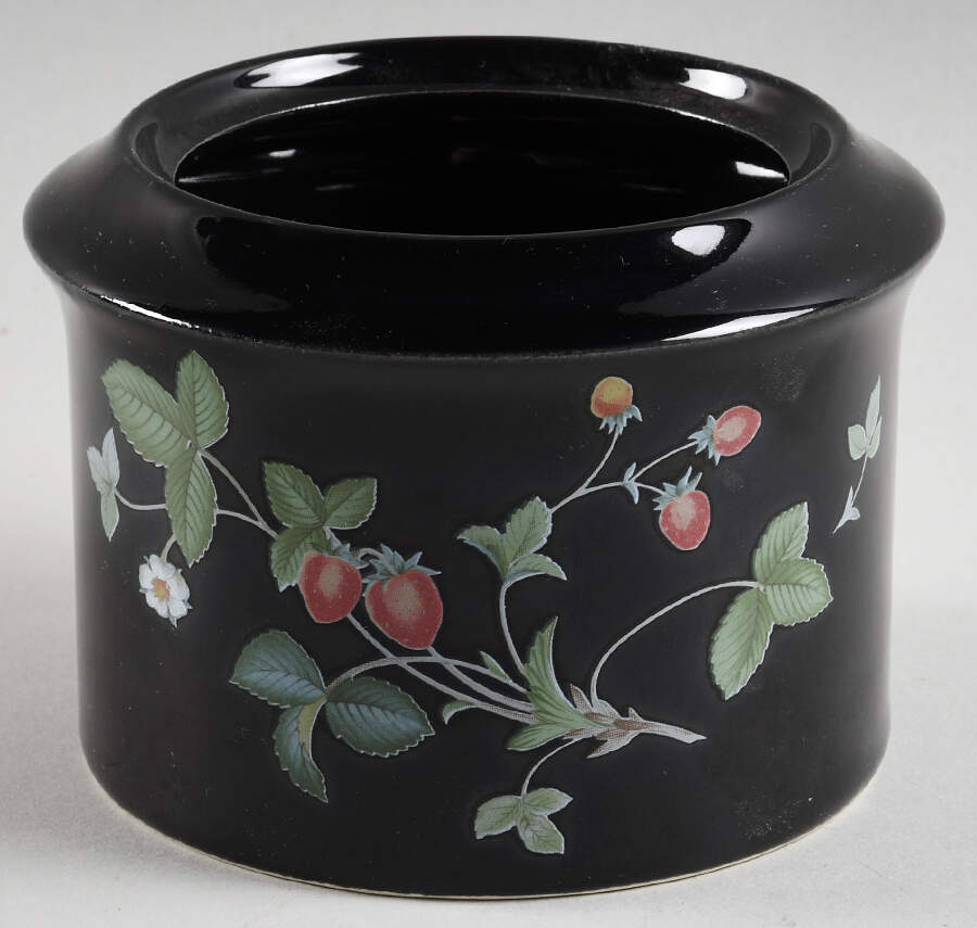 Strawberry Festival Sugar Bowl No Lid by Savoir Vivre-1