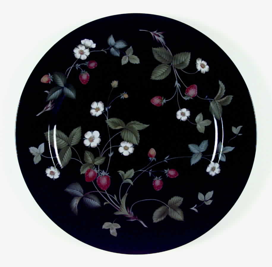Strawberry Festival Dinner Plate by Savoir Vivre-1