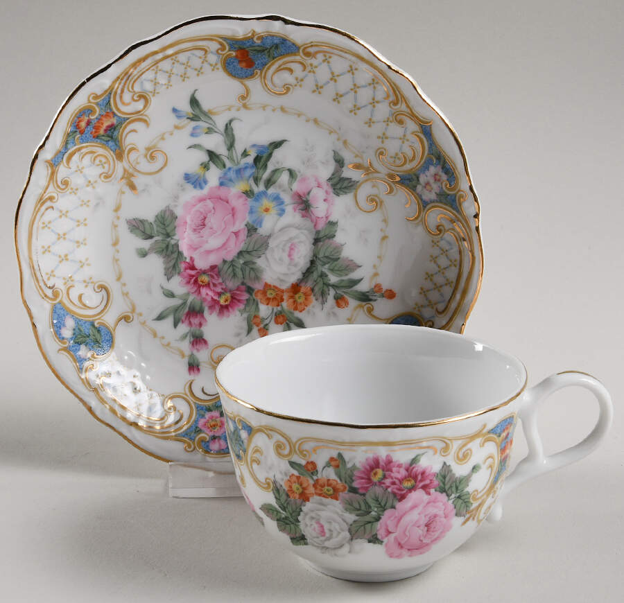 Amore Flat Cup & Saucer Set by Sadek-1