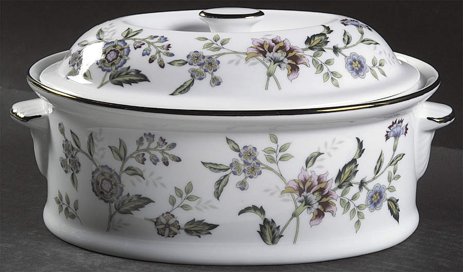 Buckingham 2.5 Quart Oval Covered Casserole by Sadek-1