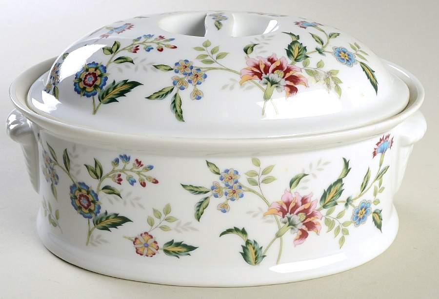 Buckingham 2.5 Qt Oval Covered Casserole by Sadek-1