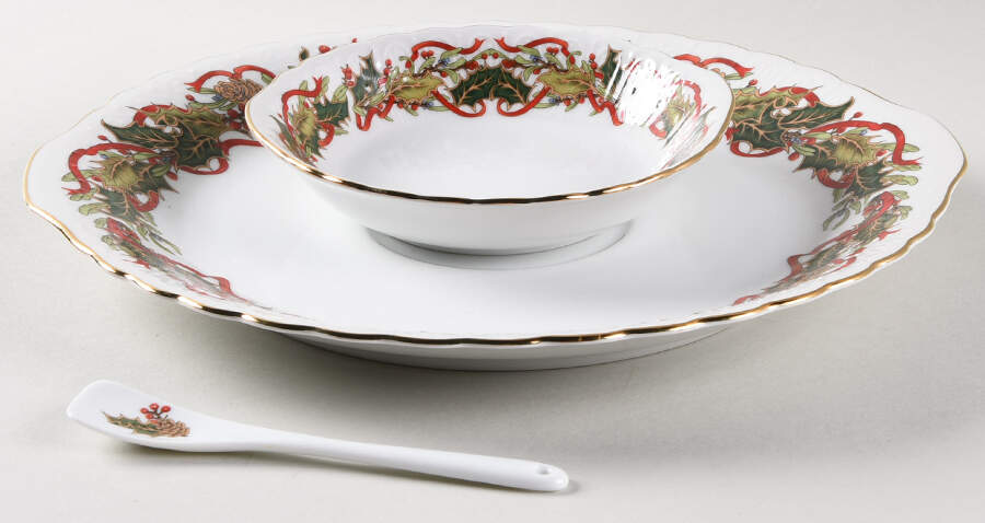Christmas Garland (3pc) Party Serving/Chip & Dip-Plate, Bowl & Spoon by Sadek-1