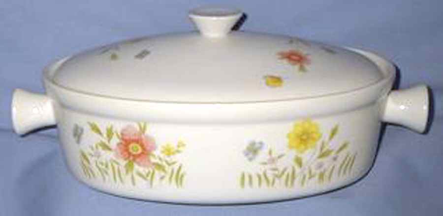 Country Flowers 1.5 Quart Oval Covered Casserole by Sadek-1