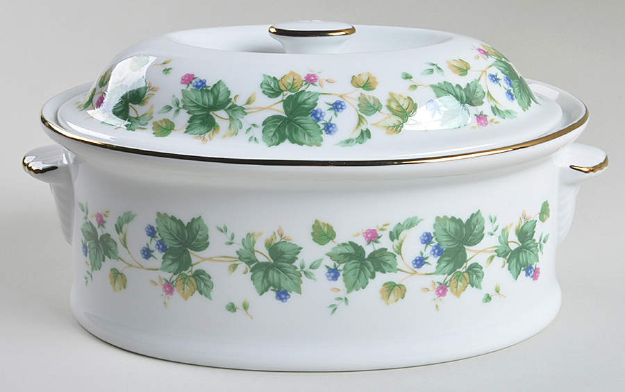 Vineyard 2 Quart Oval Covered Casserole by Sadek-1