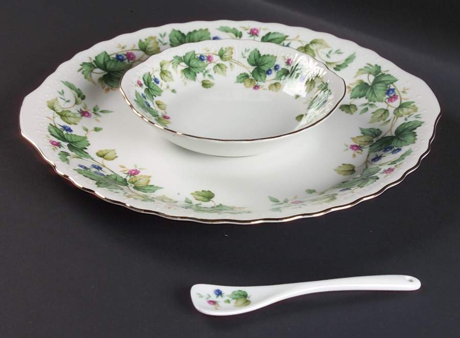Vineyard (3pc) Party Serving/Chip & Dip-Plate, Bowl & Spoon by Sadek-1