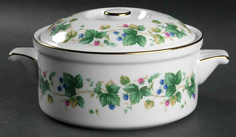 Vineyard 1.5 Qt Round Covered Casserole by Sadek-1
