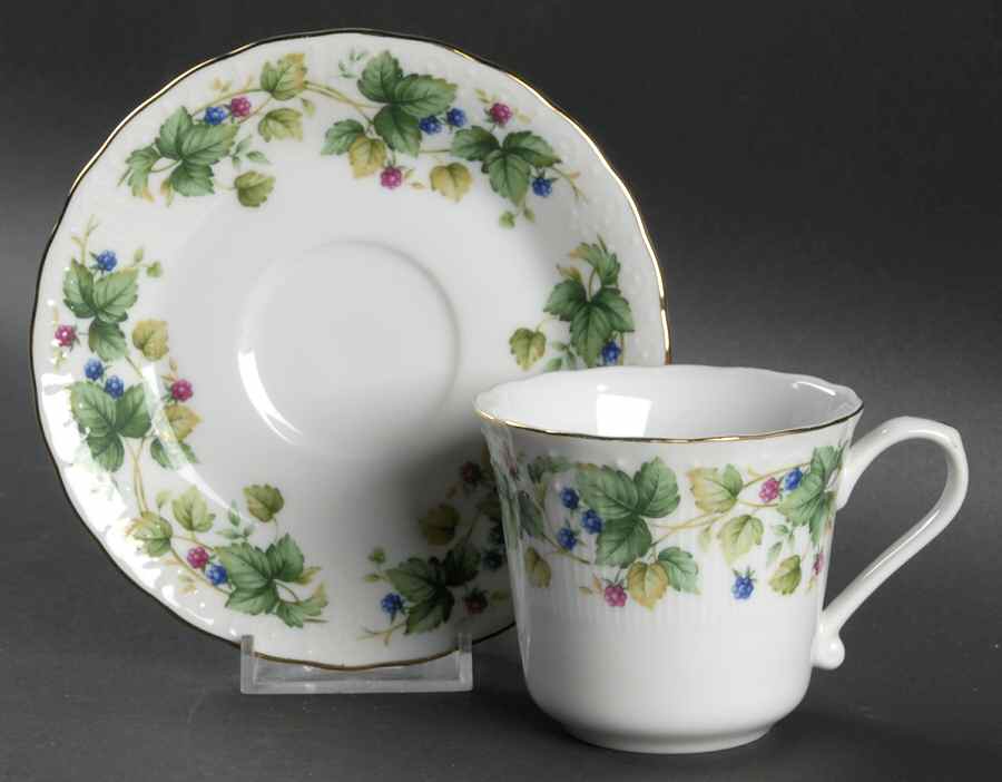 Vineyard Flat Cup & Saucer Set by Sadek-1