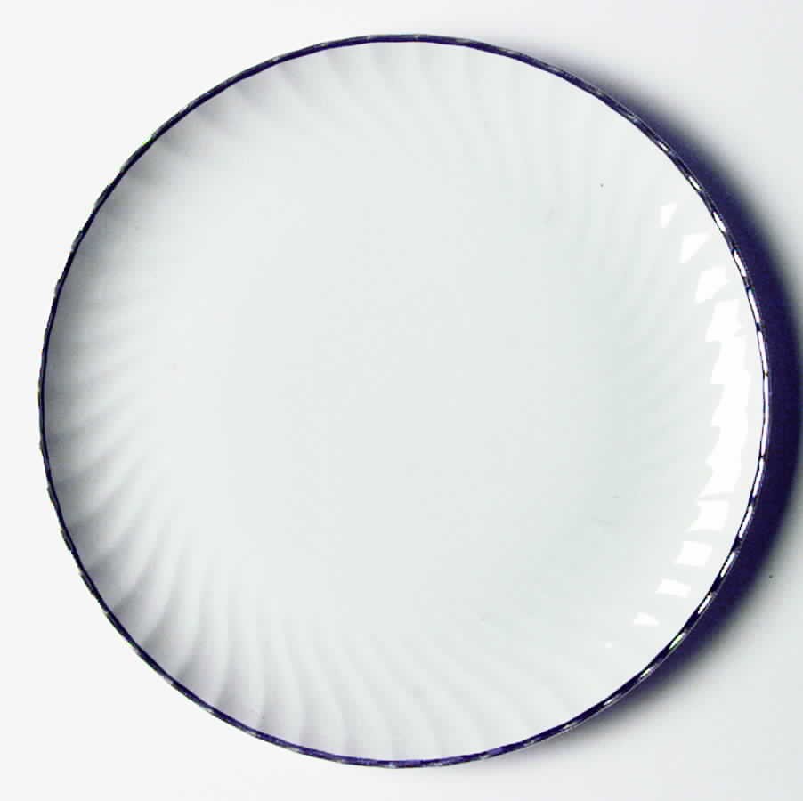 Christine Dinner Plate by Saji-1