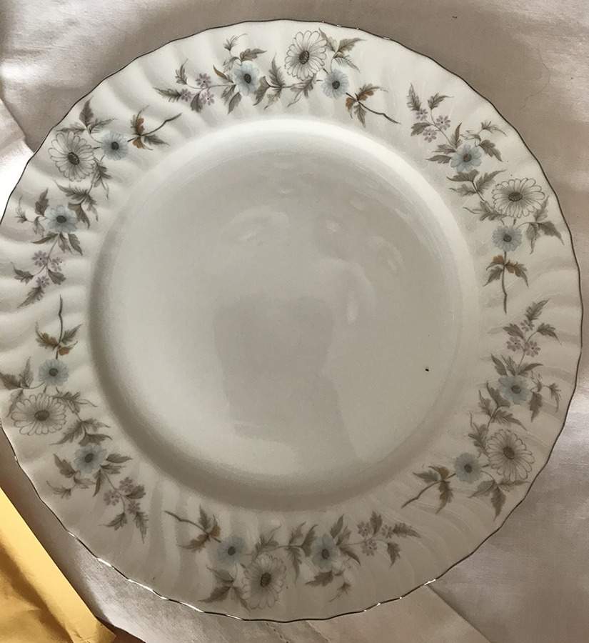 Rural Life Dinner Plate by Saji-1
