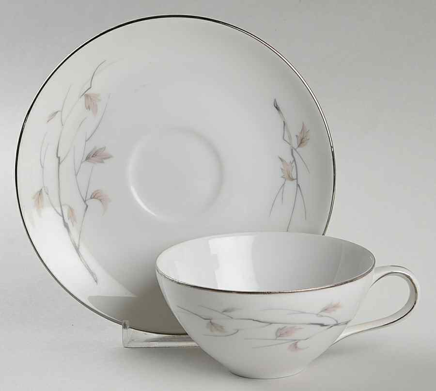 SAJ3 Flat Cup & Saucer Set by Saji-1