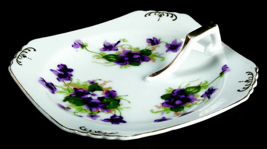 Sweet Violet Leaf Shaped Dish by Saji-1