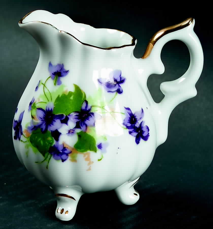 Sweet Violet Mini Creamer by Saji-1