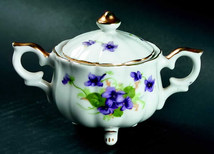 Sweet Violet Mini Sugar Bowl & Lid by Saji-1