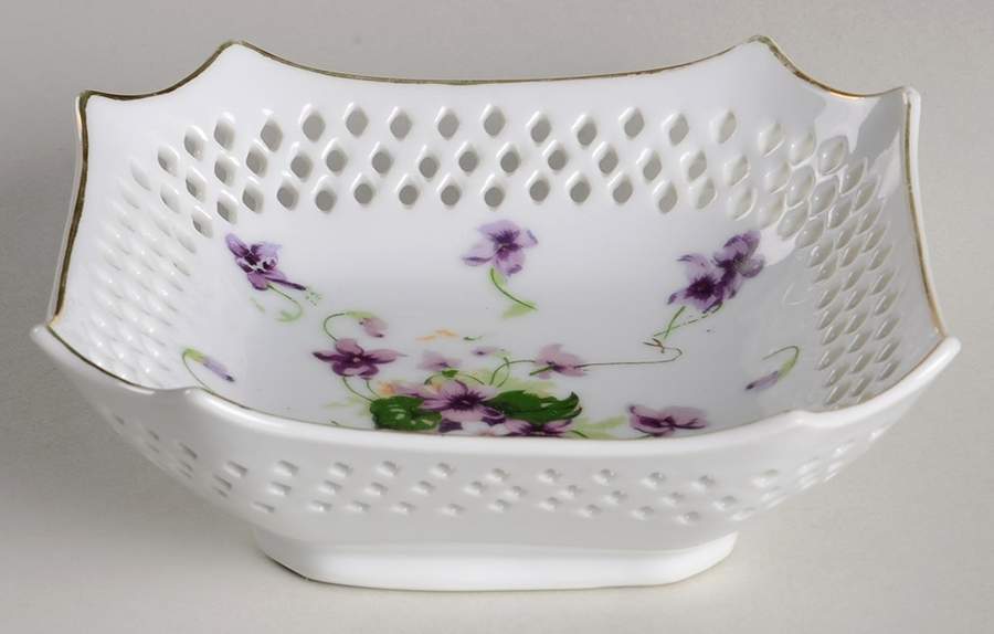 Sweet Violet 5" Square Bowl by Saji-1