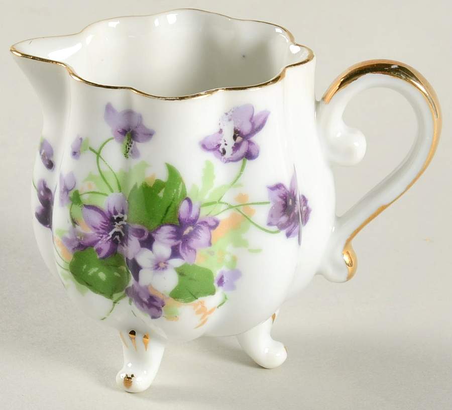 Sweet Violet Mini Creamer by Saji-1
