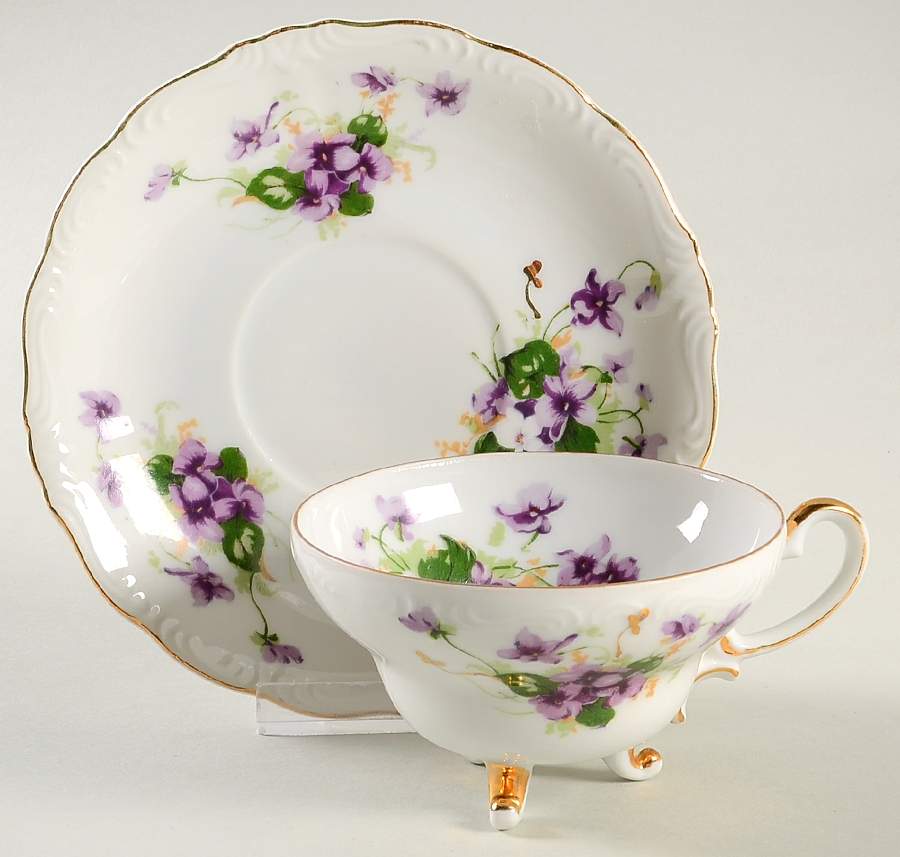 Sweet Violet Footed Cup & Saucer Set by Saji-1