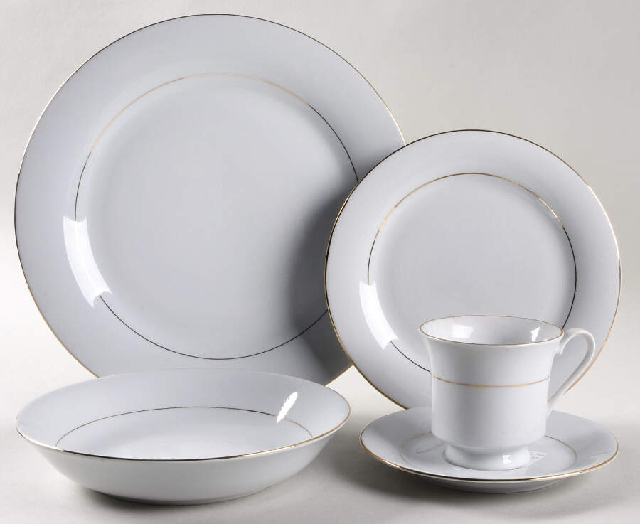 Classic Gold (White) 5 Piece Place Setting by Sakura-1