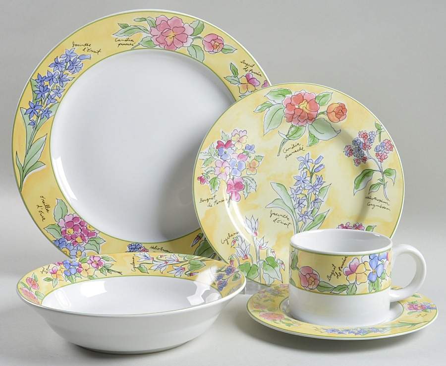 Creme Brulee 5 Piece Place Setting by Sakura-1