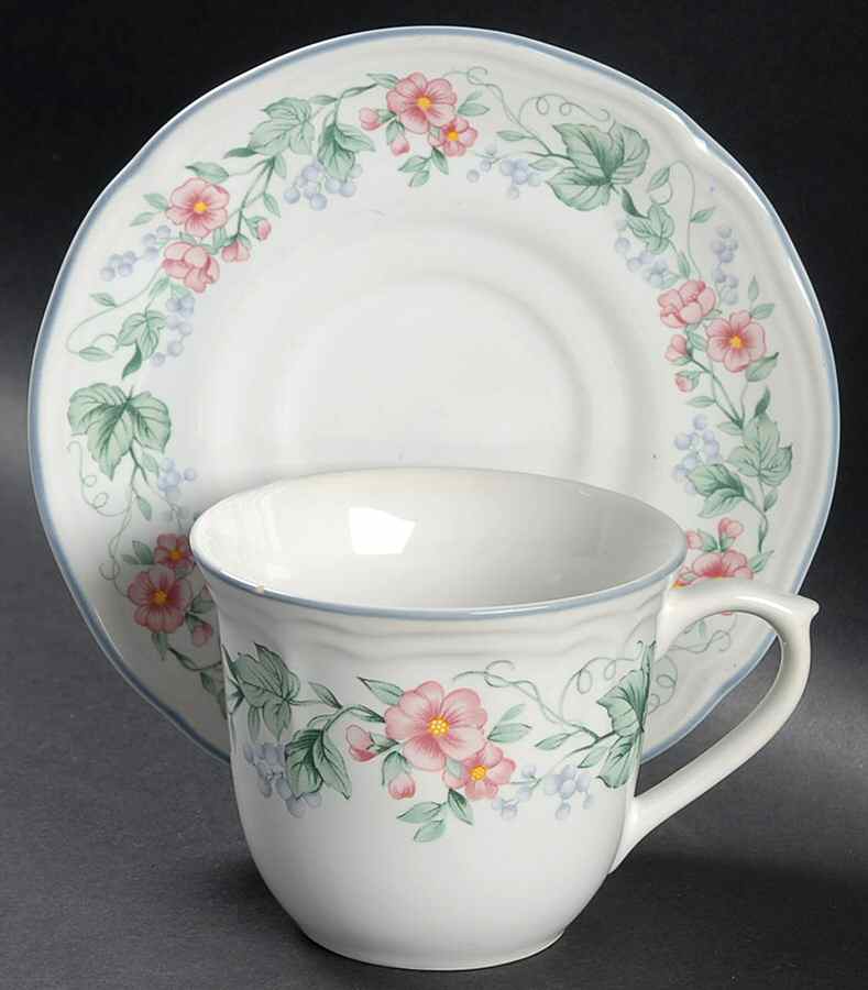 Filgree Flat Cup & Saucer Set by Sakura-1