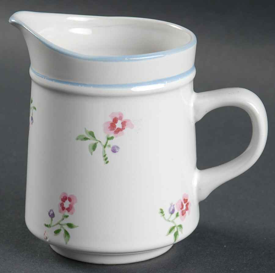 Plain and Fancy Creamer by Sakura-1