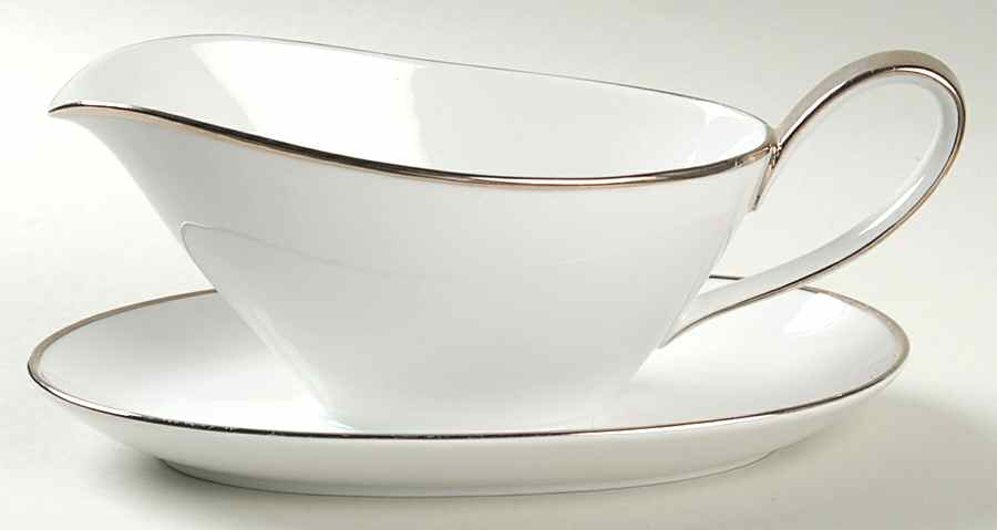 Splendor Gravy Boat with Attached Underplate by Saladmaster-1