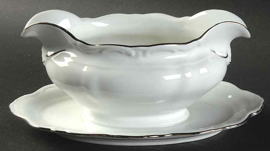 Symphony Gravy Boat with Attached Underplate by Saladmaster-1