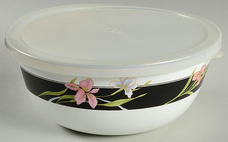Allure 9" Metal Bowl with Plastic Lid by Sango-1