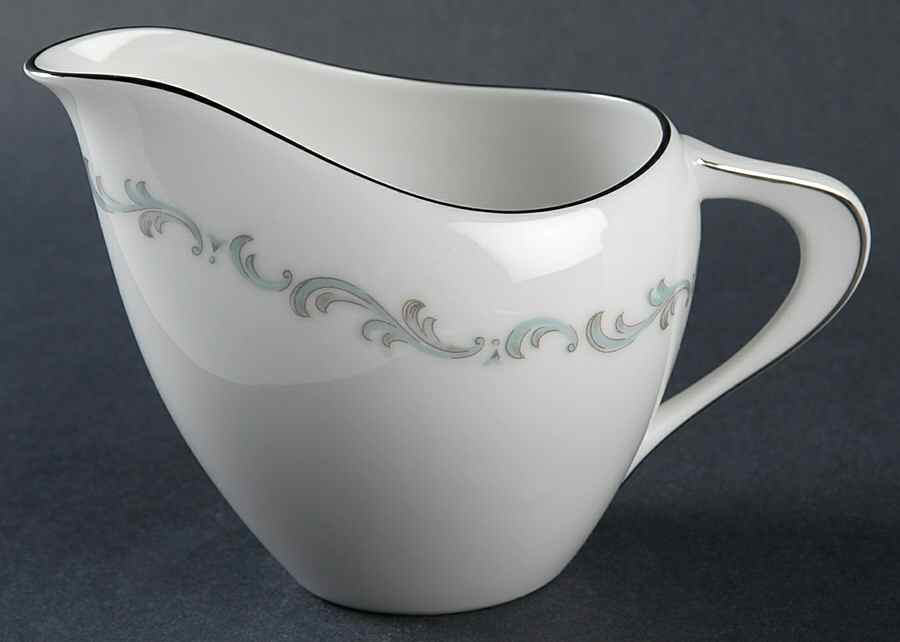 Arabesque Creamer by Sango-1