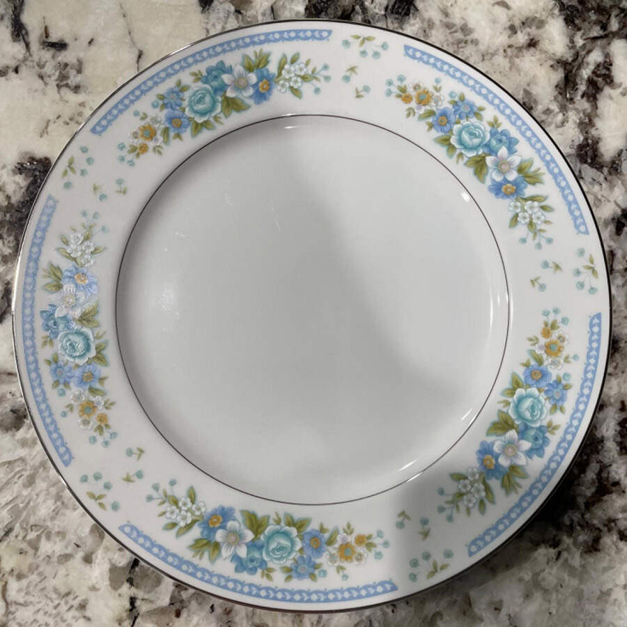 Bedford Dinner Plate by Sango-1