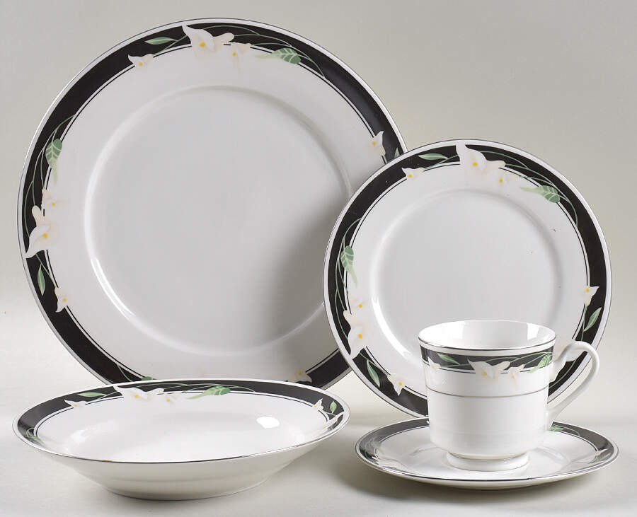 Black Fantasy 5 Piece Place Setting by Sango-1