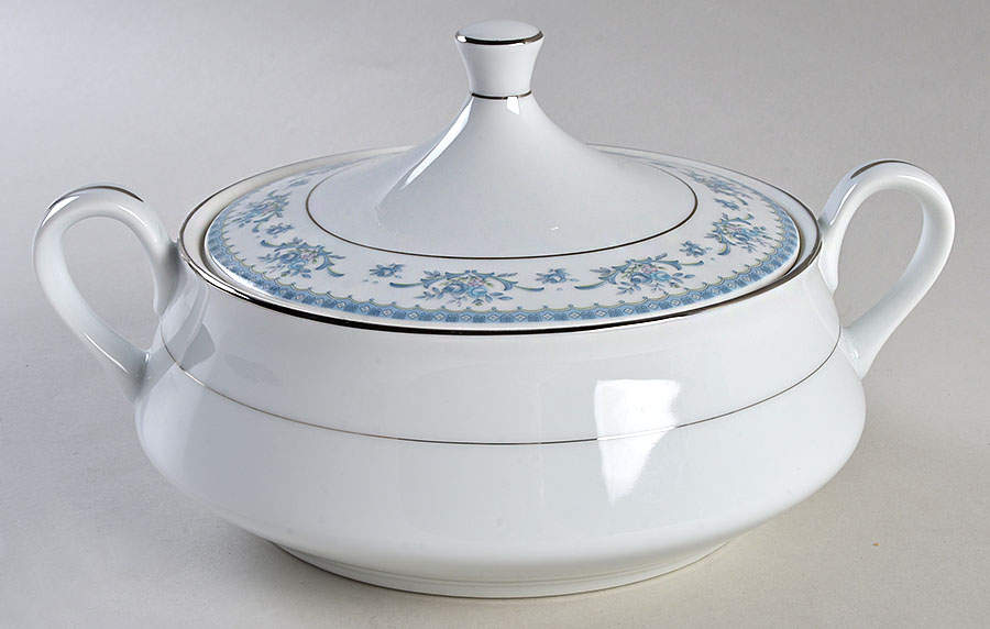 Cahill Round Covered Vegetable by Sango-1