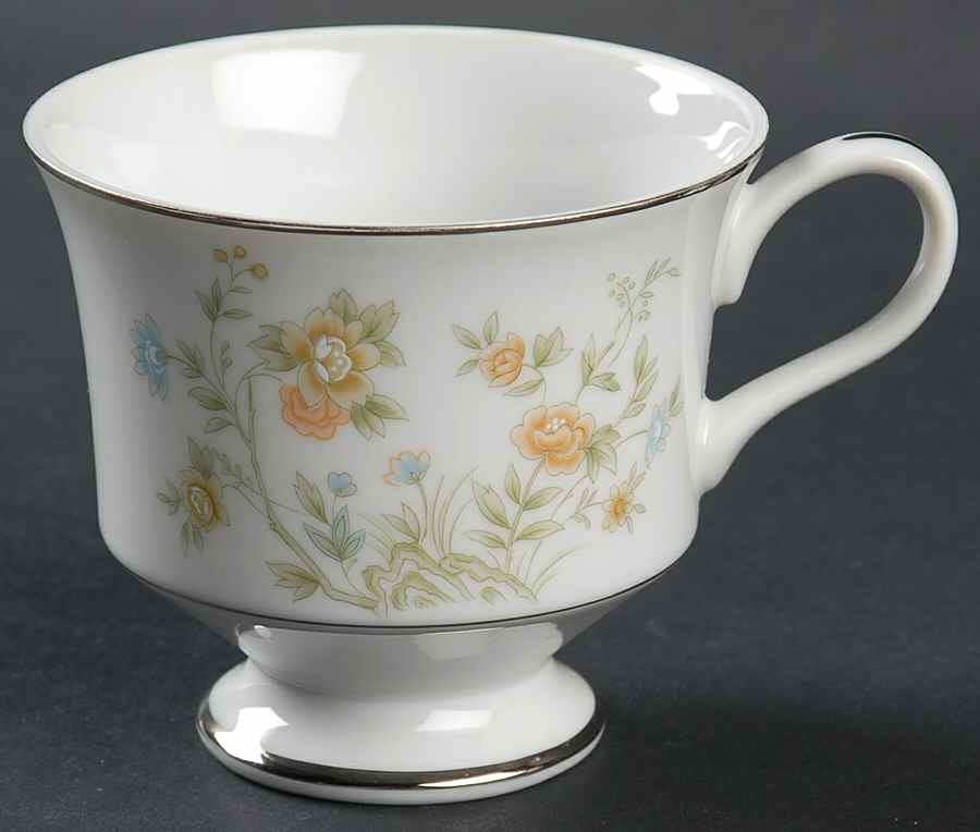 Camelot Footed Cup by Sango-1