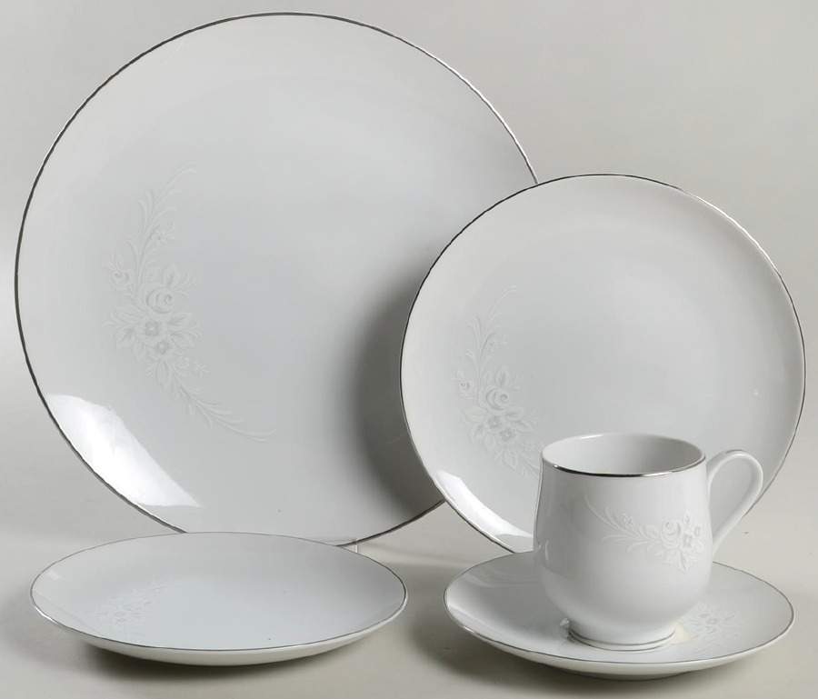 Cantata 40 Piece Estate Set by Sango-1