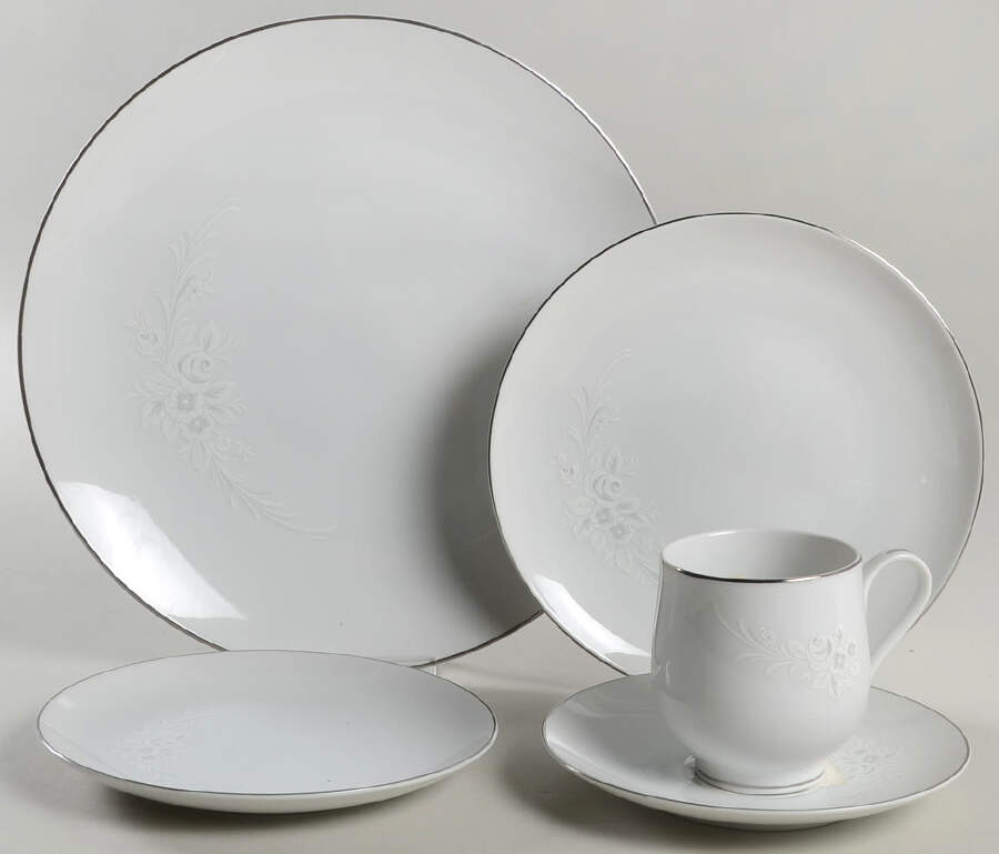 Cantata 40 Piece Estate Set by Sango-1