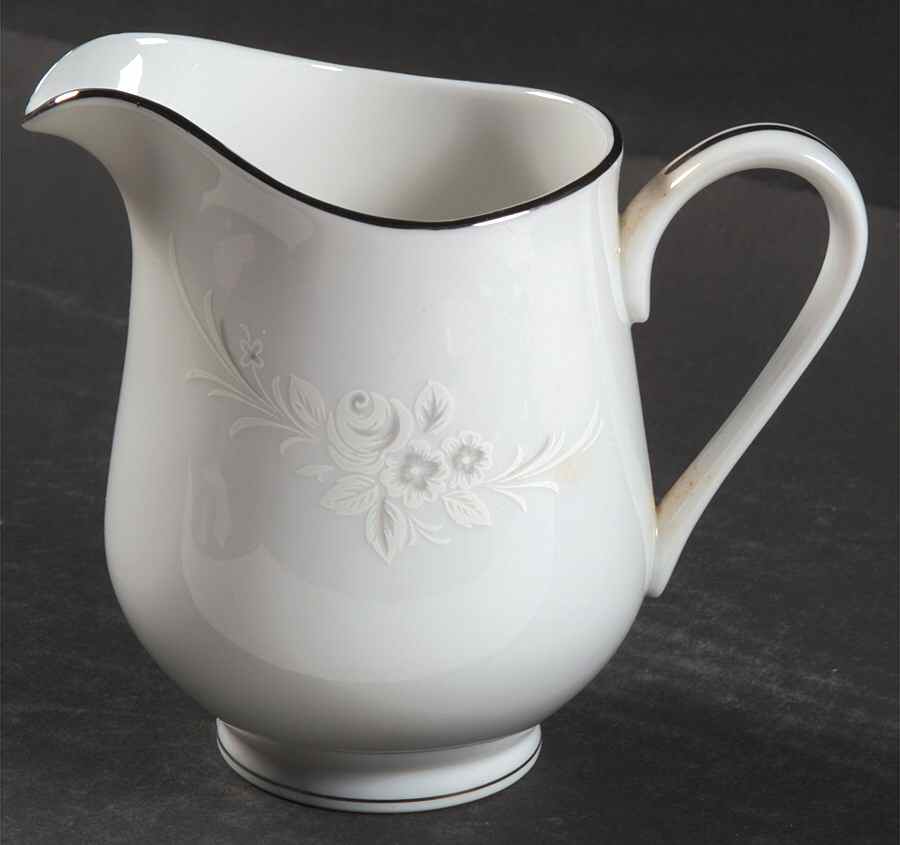 Cantata Creamer by Sango-1