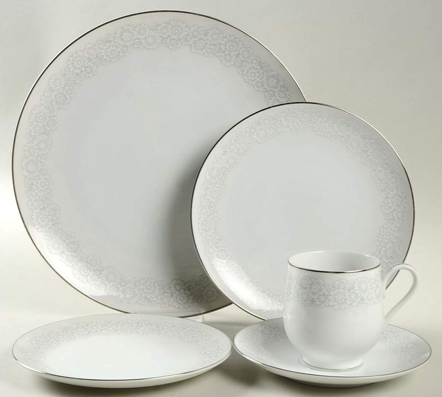 Canterbury 5 Piece Place Setting by Sango-1