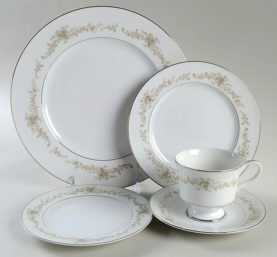Carousel 5 Piece Place Setting by Sango-1
