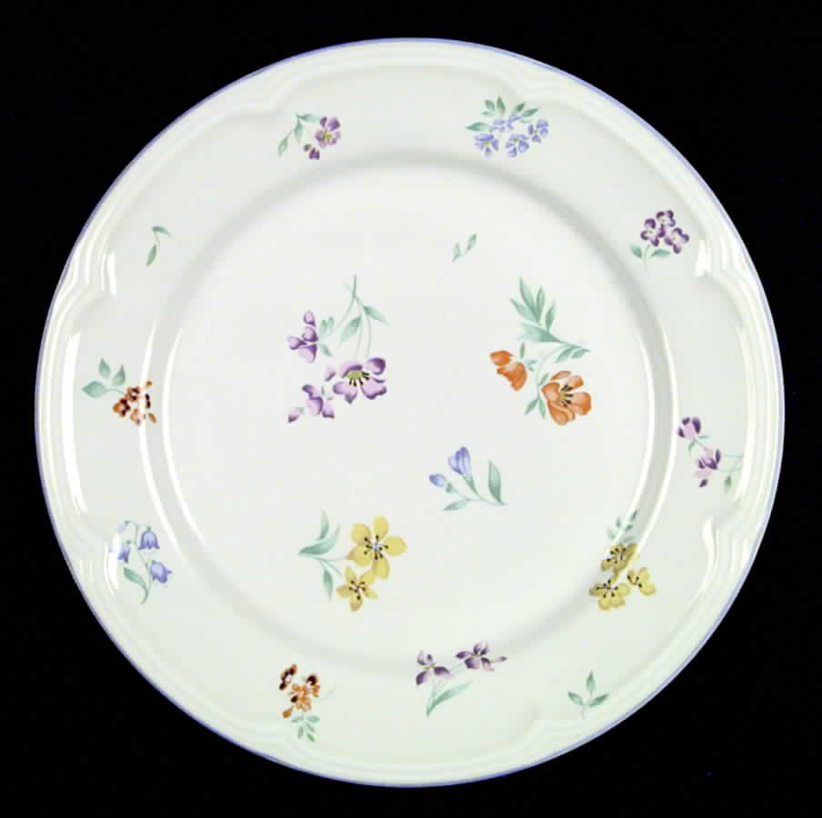 Charm Dinner Plate by Sango-1