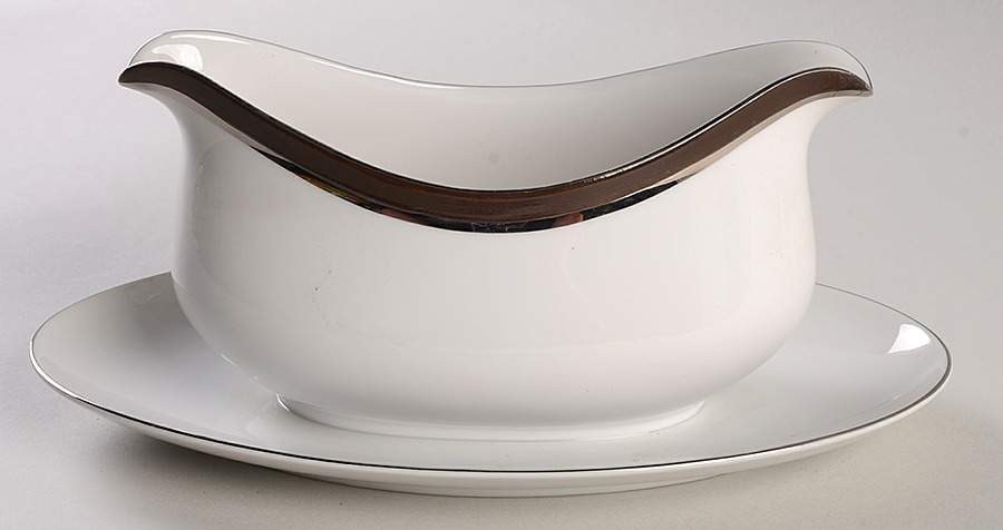Citation Gravy Boat with Attached Underplate by Sango-1