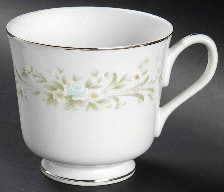 Claridge Footed Cup by Four Crown-1