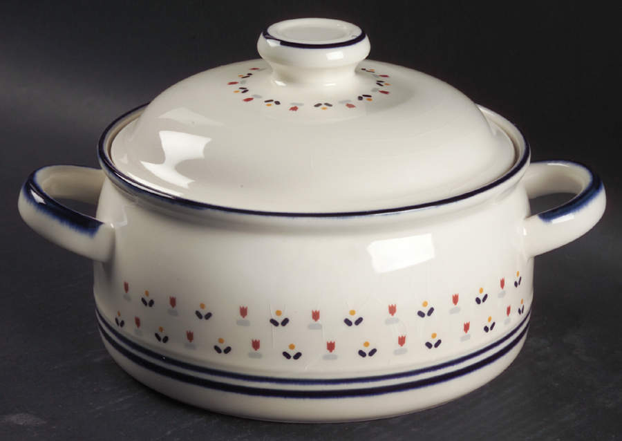 Country Borders 2 Qt Round Covered Casserole by Sango-1