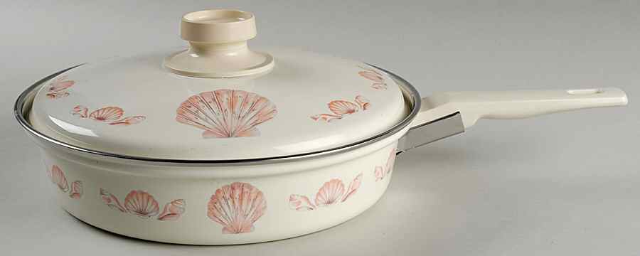 Coquille (Korea, Taiwan) 9" Metal Skillet & Lid by Sango-1