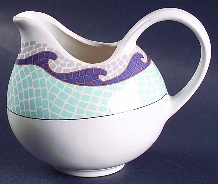 Coquille Creamer by Sango-1