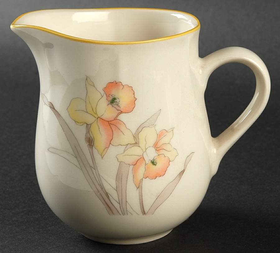 Daffodil Creamer by Sango-1