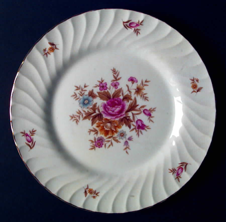 Darby (Classique) Dinner Plate by Sango-1