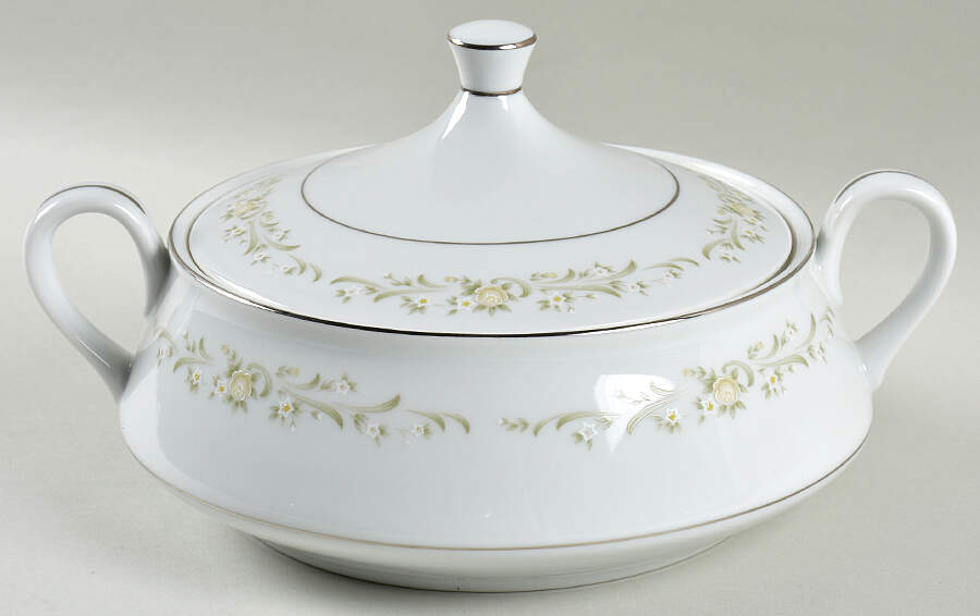 Debutante Round Covered Vegetable by Sango-1