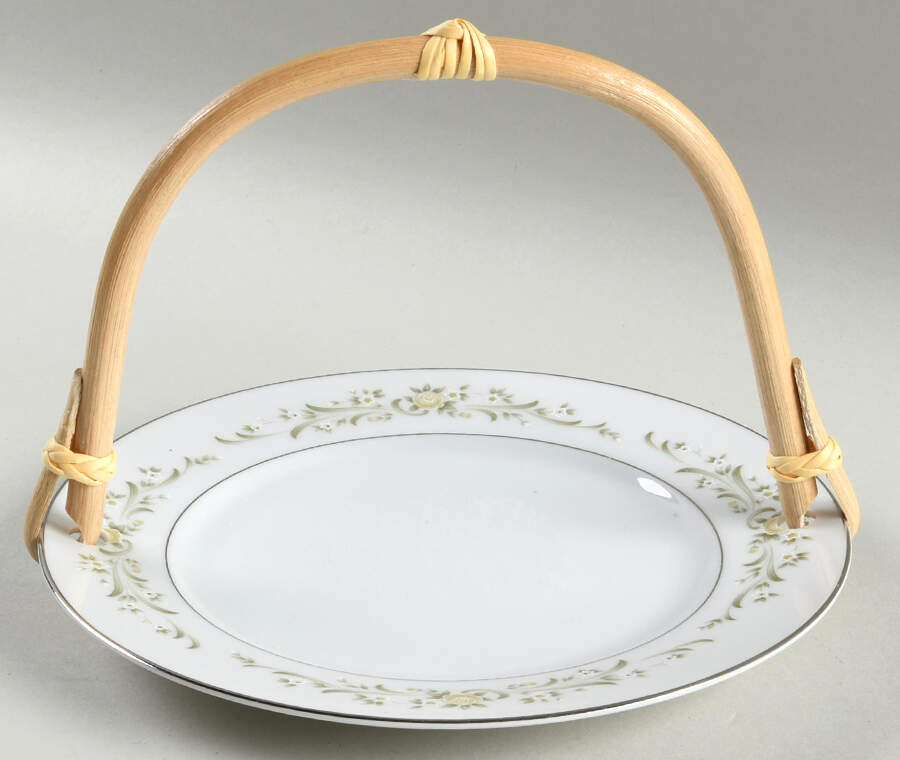 Debutante 5 3/8"-5 5/8" Bamboo Handled Serving Plate  HC by Sango-1