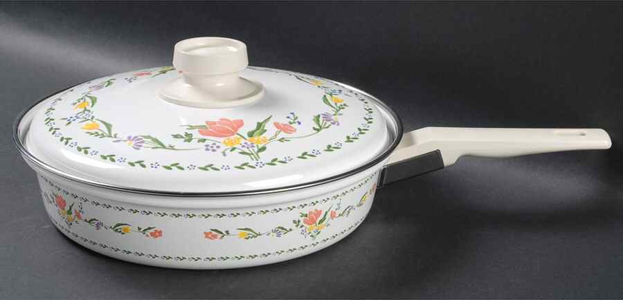 Dijon (Inner Blue Floral Ring) 9" Metal Skillet & Lid by Sango-1